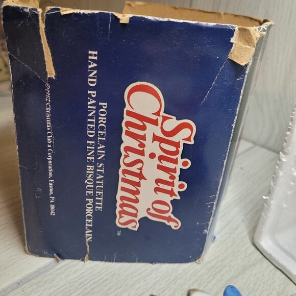 Vtg 1982 Spirit Of Christmas Handpainted Porceline Santa Clause & Child Figurine - Picture 3 of 8